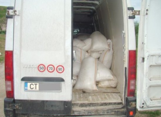 Tone de îngrăşăminte, confiscate de Garda de Coastă